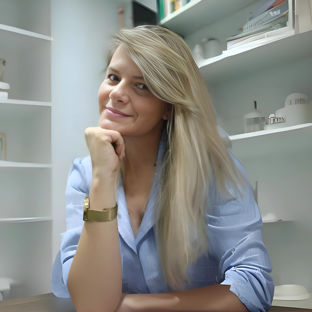 Psicóloga Marcela Heinzelmann, especialista em
									Terapia Cognitivo-Comportamental